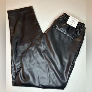 H&M Black Faux Vegan Leather Regular Fit Cropped Coupe Standard 3/4 Pants NWT